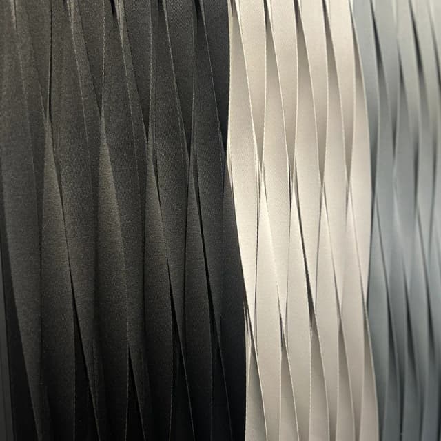 Quadro Artesanal Trama Degradê Preto e Branco I Sem Vidro 90x90cm
